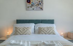 Bright West Hampstead Retreat